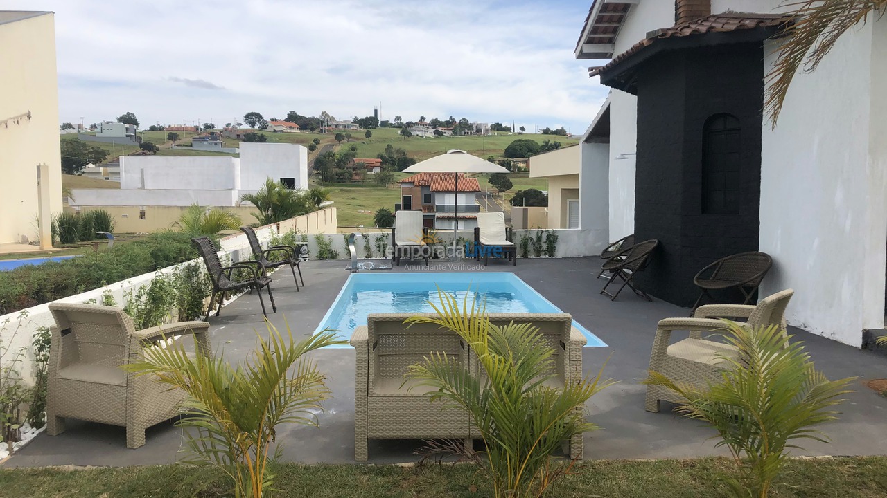 Casa para alquiler de vacaciones em Pardinho (Ninho Verde Eco Residence)