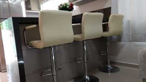 Se alquila casa en gran esquina / Mariscal- Bombinhas, sc