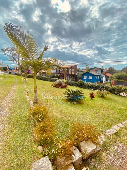 Casa para aluguel de temporada em Imbituba (Praia do Rosa)
