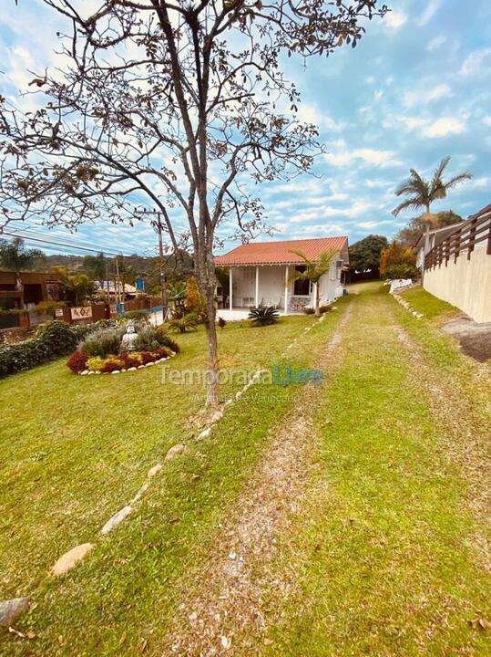 Casa para aluguel de temporada em Imbituba (Praia do Rosa)
