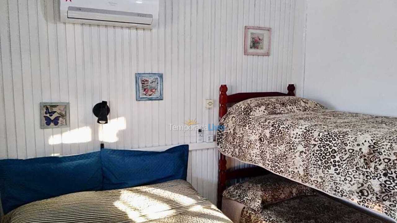 Casa para alquiler de vacaciones em Imbituba (Praia do Rosa)