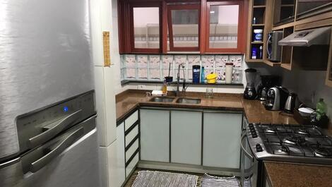 BEAUTIFUL SEA FRONT HOUSE (FOOT IN THE SAND) SLEEPS 15 PEOPLE