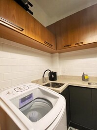 Foot in the sand, pool, in the center of Praia dos Ingleses!