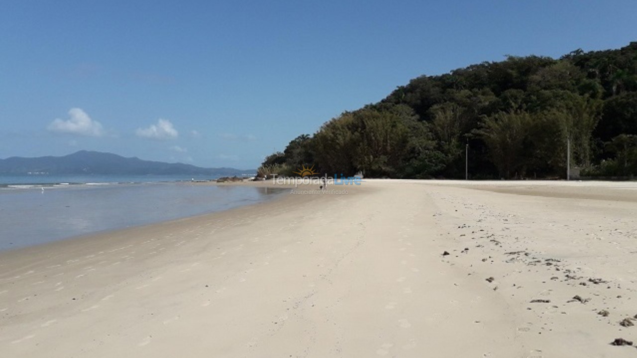 Casa para aluguel de temporada em Florianópolis (Ponta das Canas)