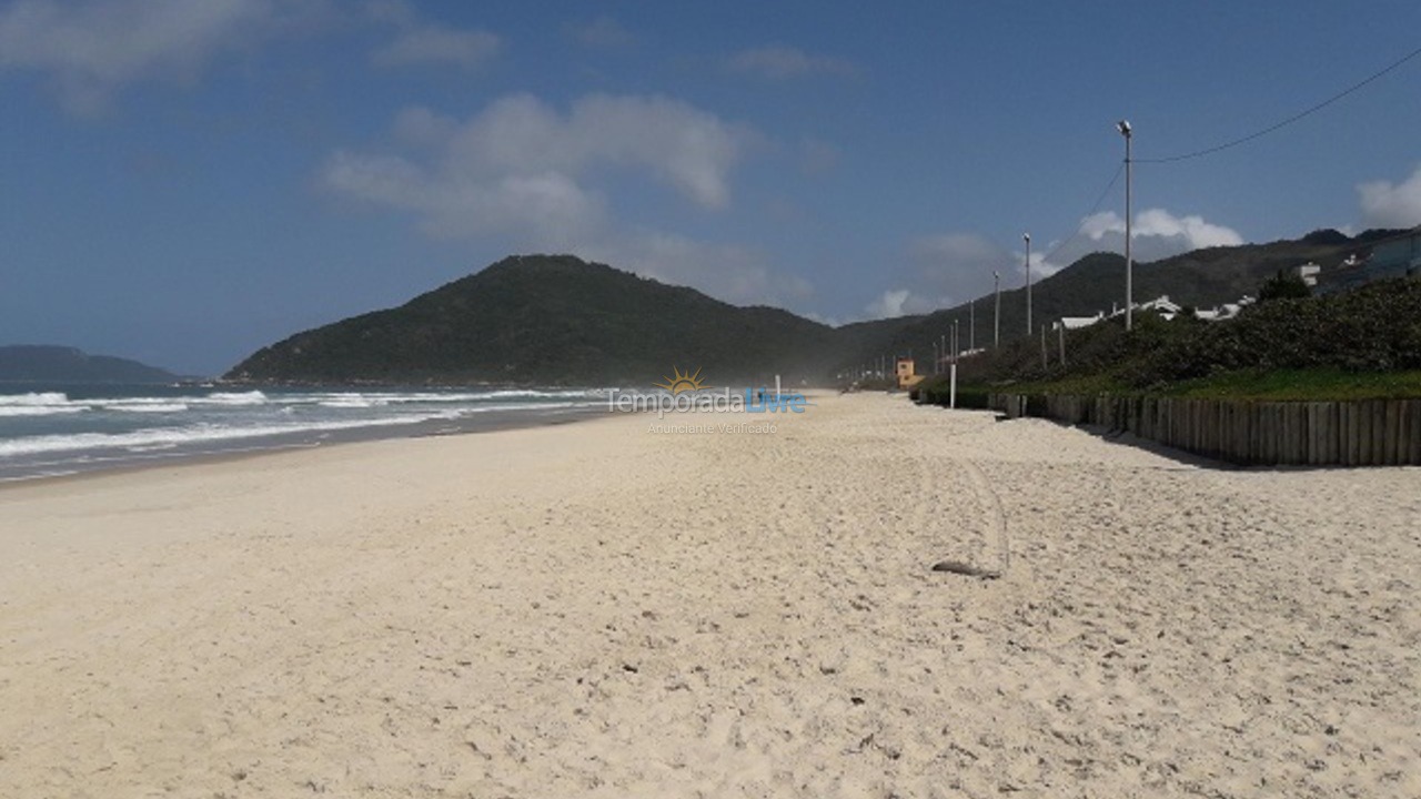 Casa para aluguel de temporada em Florianópolis (Praia Brava)