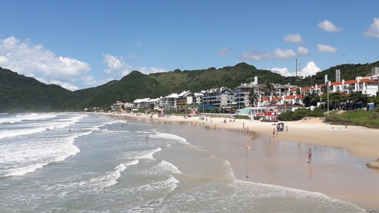 Casa para aluguel de temporada em Florianópolis (Praia Brava)
