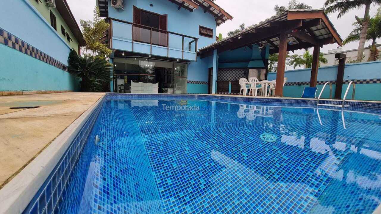 Casa para aluguel de temporada em Guarujá (Praia do Pernambuco)