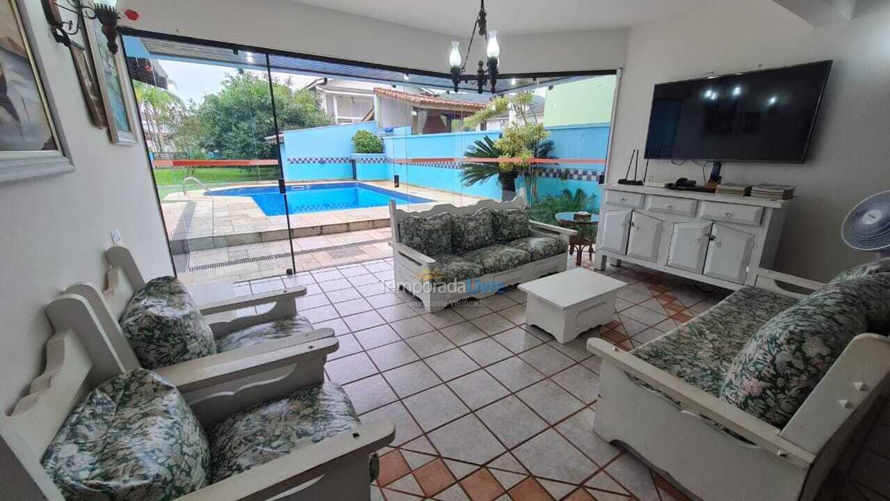 Casa para aluguel de temporada em Guarujá (Praia do Pernambuco)