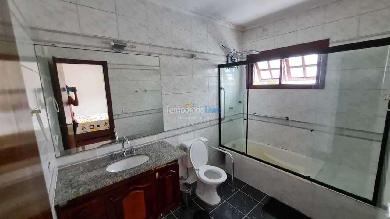 Casa para aluguel de temporada em Guarujá (Praia do Pernambuco)