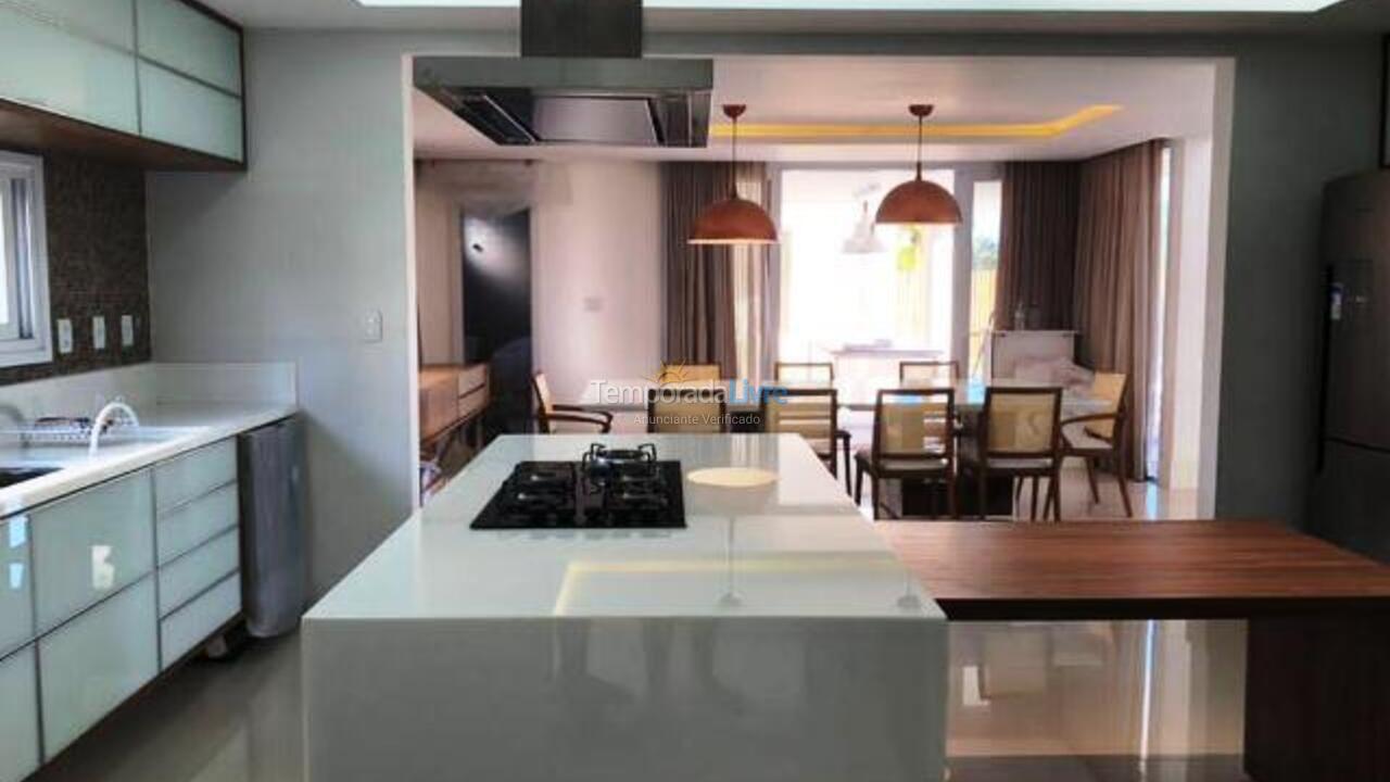 Casa para aluguel de temporada em Camaçari (Praia de Guarajuba)