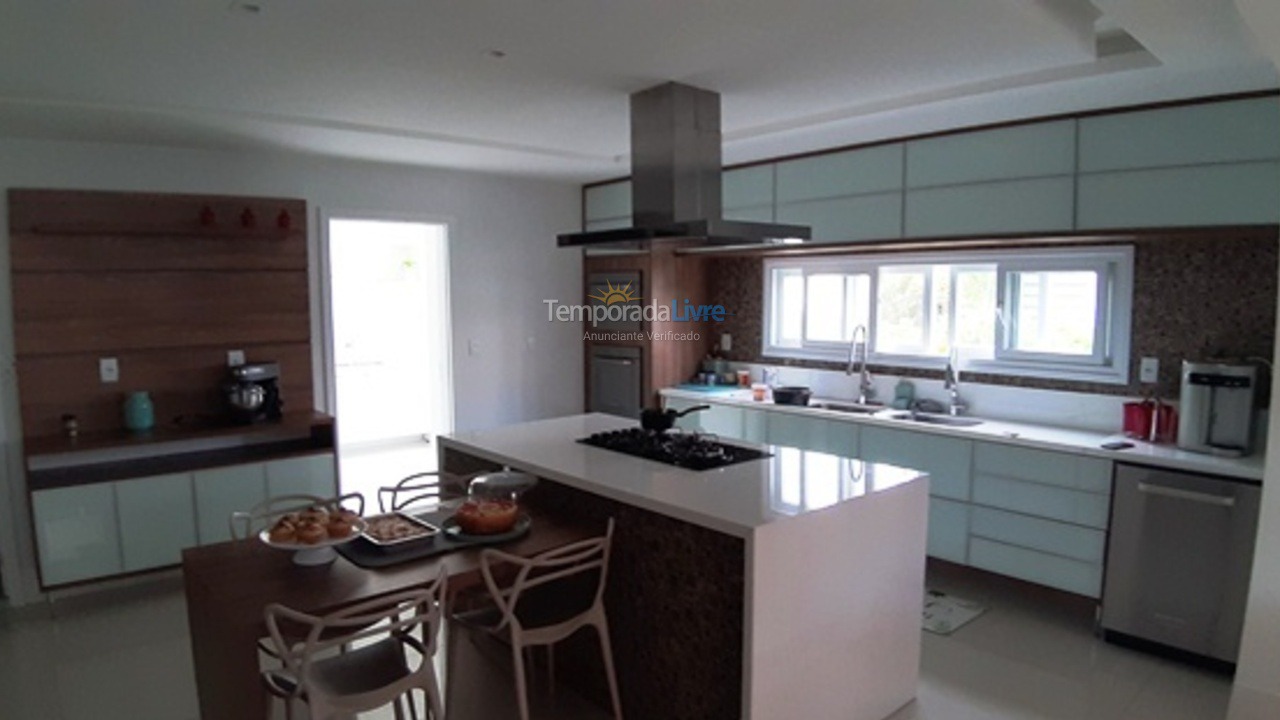 Casa para aluguel de temporada em Camaçari (Praia de Guarajuba)