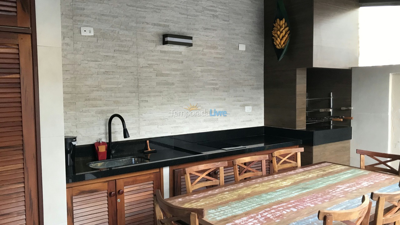 Casa para aluguel de temporada em São Sebastião (Maresias)