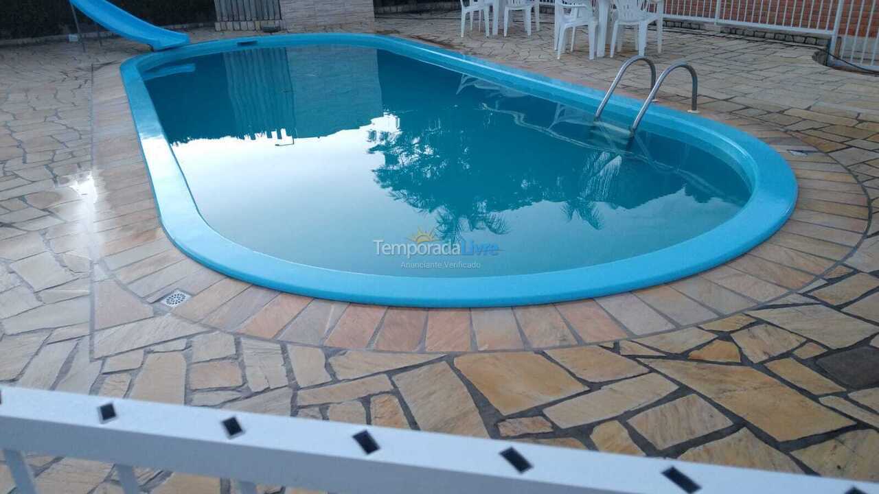 Casa para aluguel de temporada em Penha (Centro)