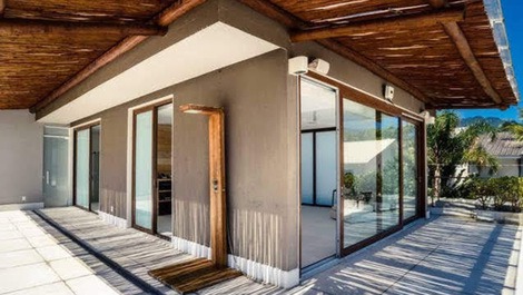 CASA FRENTE AO MAR EM MARESIAS