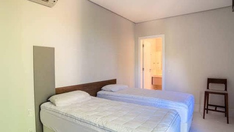 CASA FRENTE AO MAR EM MARESIAS