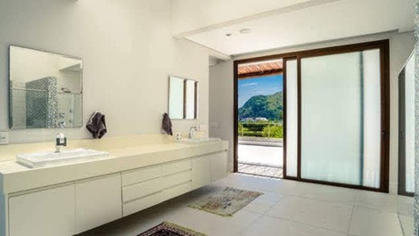 CASA FRENTE AO MAR EM MARESIAS