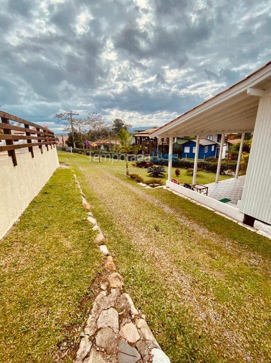 Casa para alquiler de vacaciones em Imbituba (Praia do Rosa)