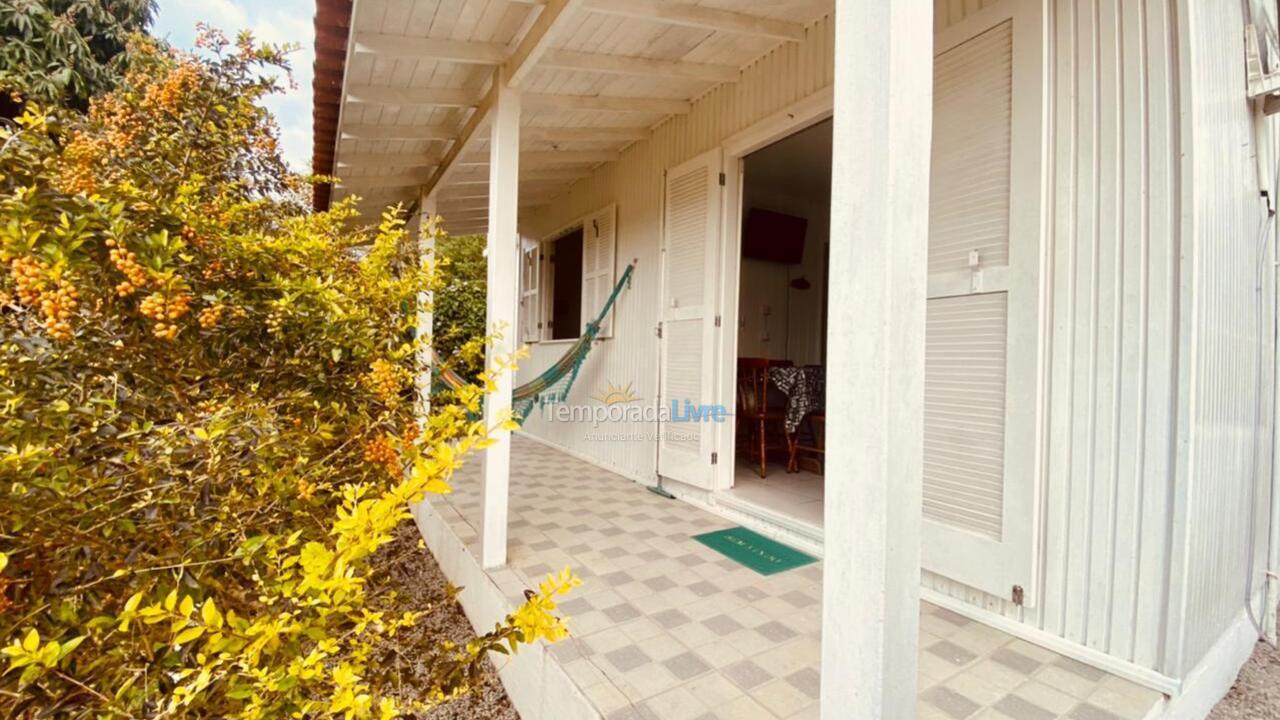 Casa para alquiler de vacaciones em Imbituba (Praia do Rosa)
