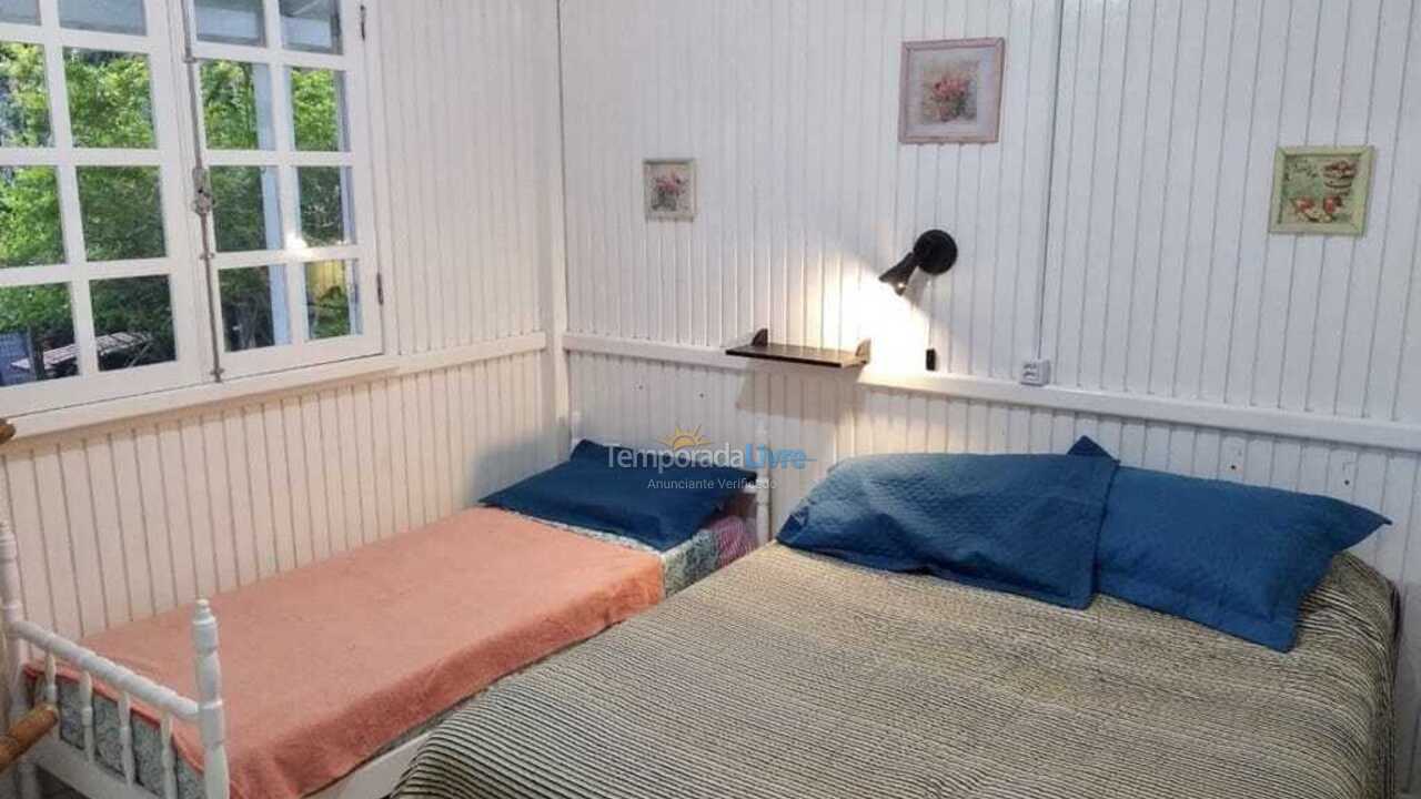 Casa para alquiler de vacaciones em Imbituba (Praia do Rosa)