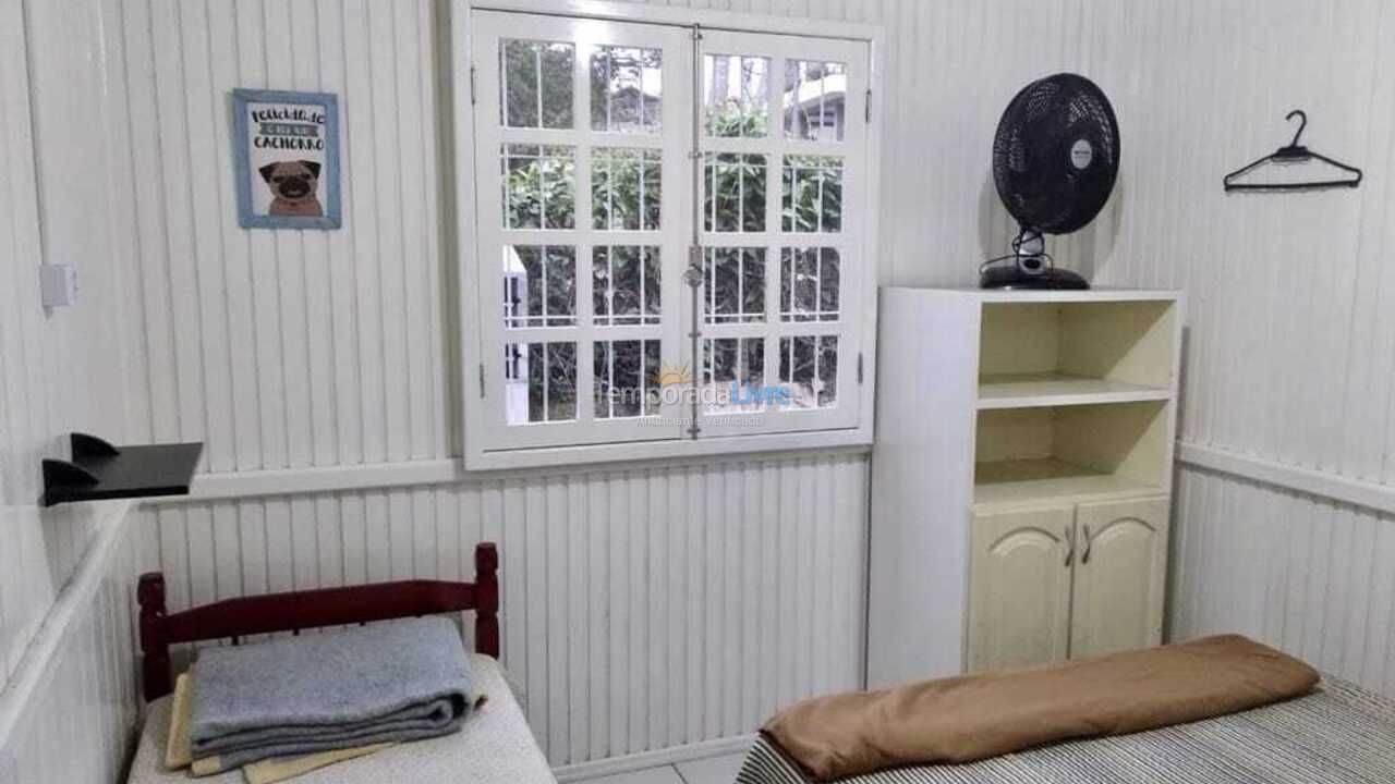 Casa para alquiler de vacaciones em Imbituba (Praia do Rosa)