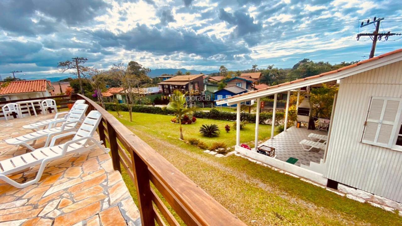 Casa para aluguel de temporada em Imbituba (Praia do Rosa)