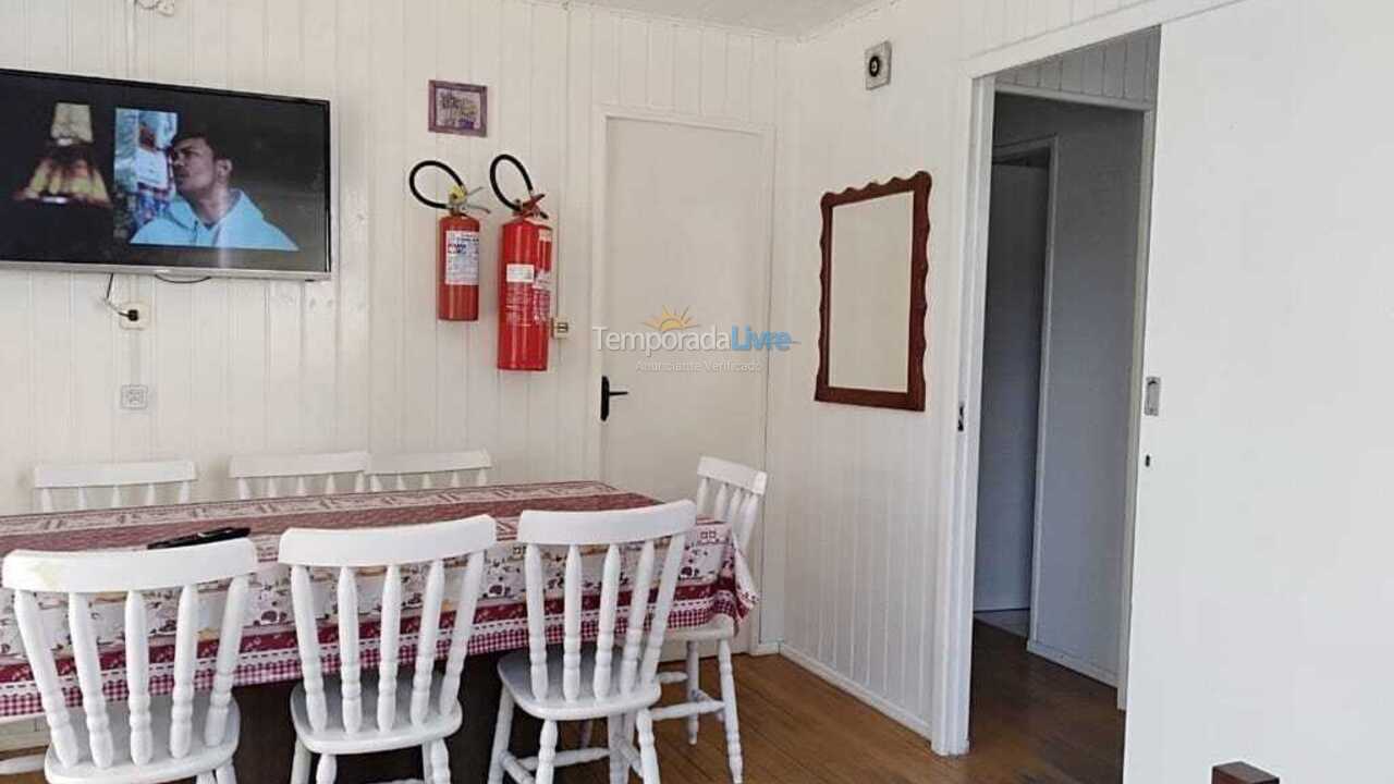 Casa para aluguel de temporada em Imbituba (Praia do Rosa)