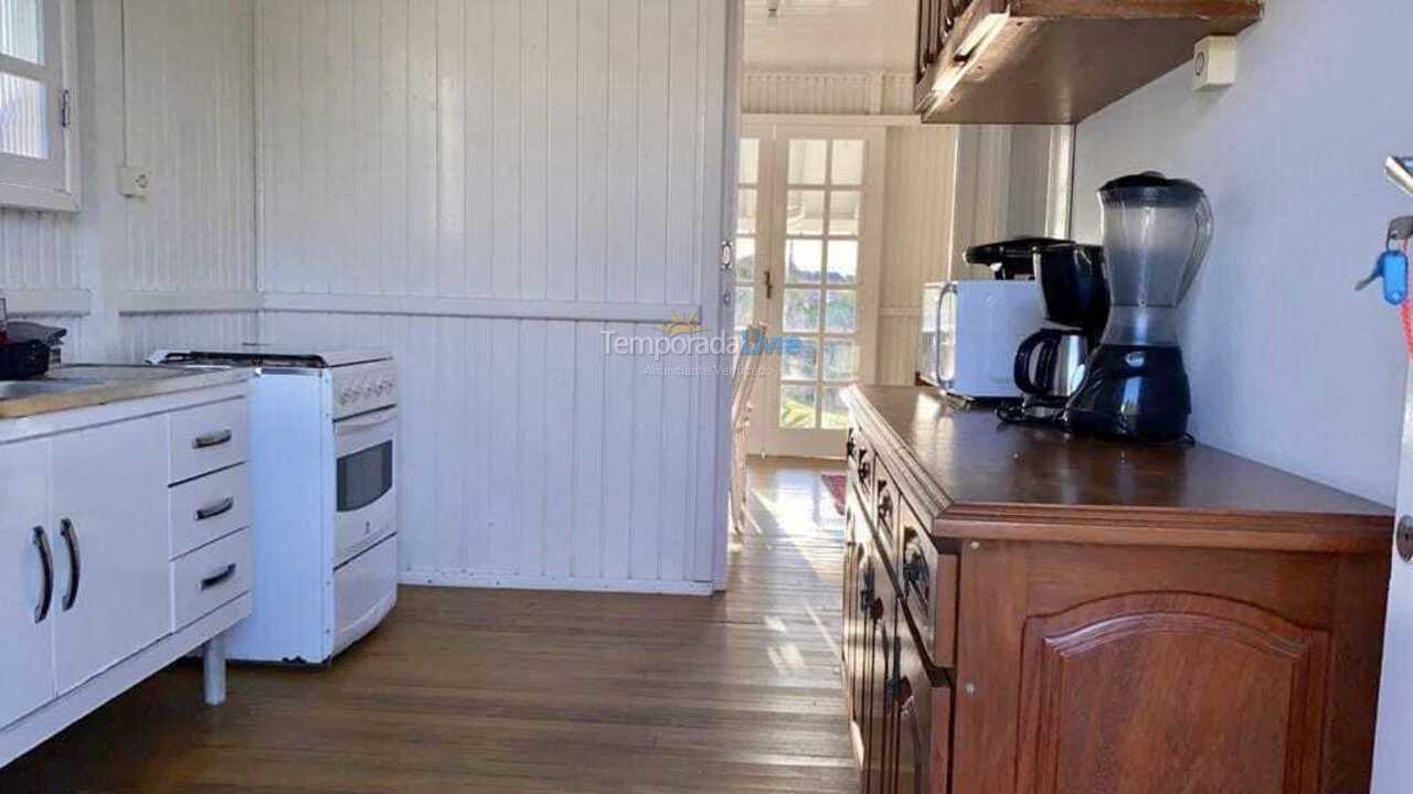 Casa para aluguel de temporada em Imbituba (Praia do Rosa)