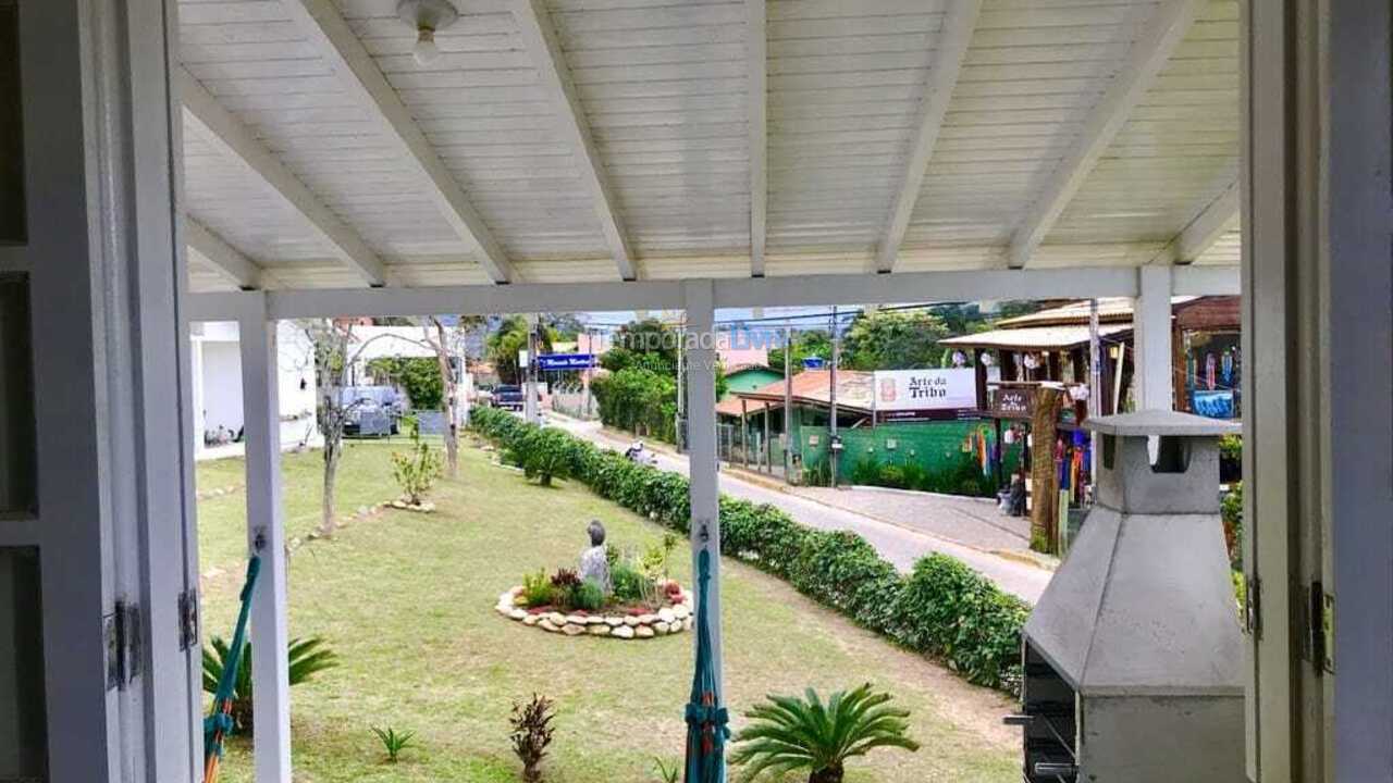 Casa para aluguel de temporada em Imbituba (Praia do Rosa)