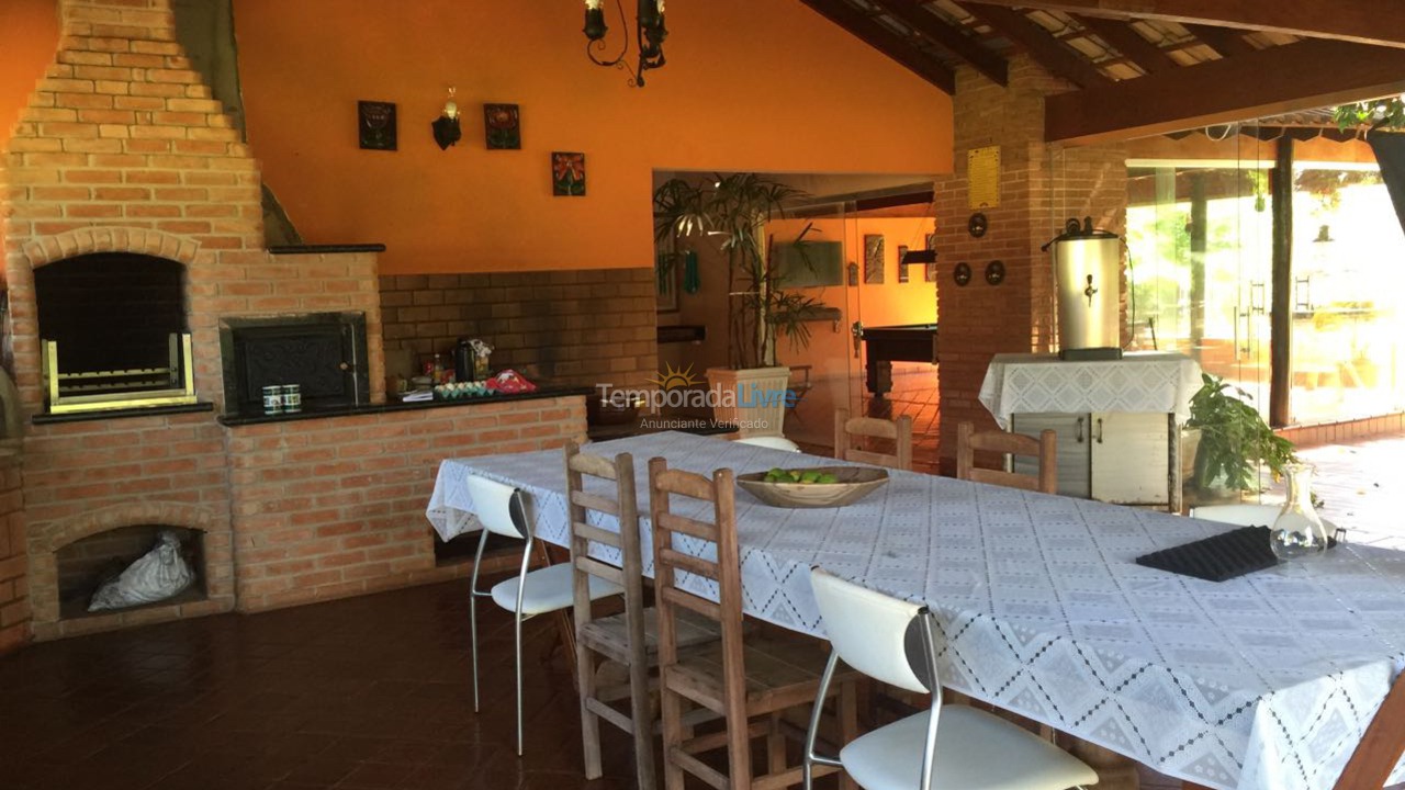 Granja para alquiler de vacaciones em Uberaba (Proximo Ao Clube Ubatã Thermas)