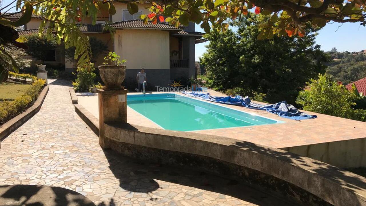 Casa para aluguel de temporada em Mairinque (Condomínio Vale do Sol)