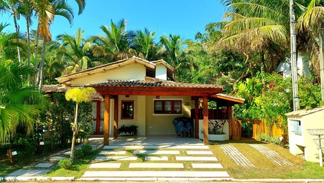 Piscina, Wi-Fi, Ar Condicionado, Condomínio Fechado - 450 m da praia