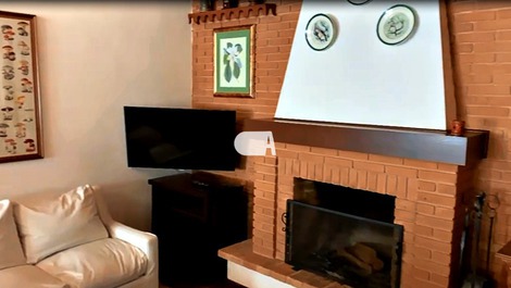 Cozy Chalet in Enchanted Valley Bay window