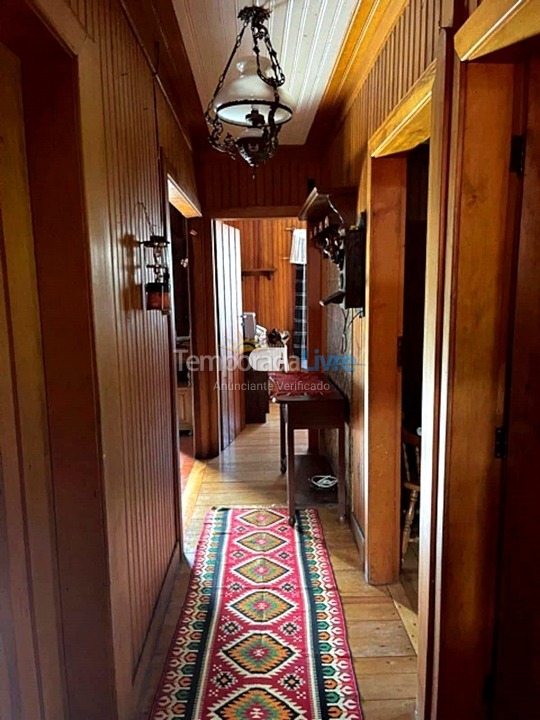 Casa para aluguel de temporada em Campos do Jordão (Capivari)