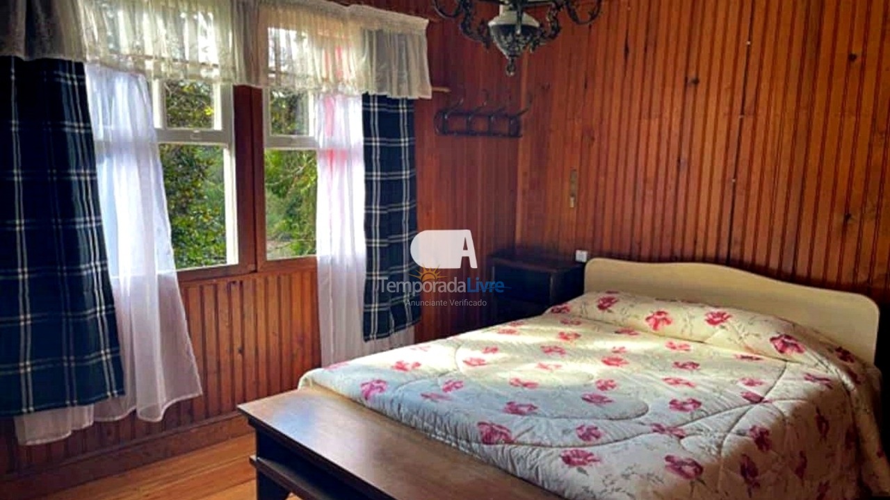 Casa para aluguel de temporada em Campos do Jordão (Capivari)