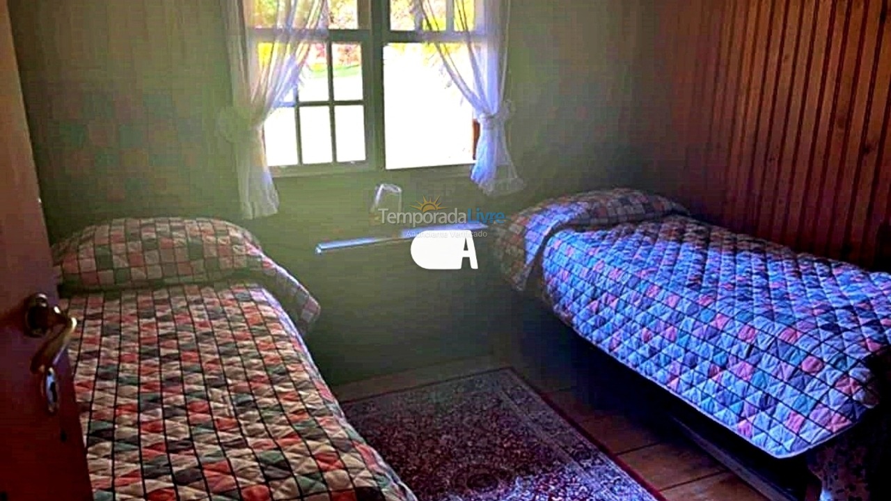 Casa para aluguel de temporada em Campos do Jordão (Capivari)