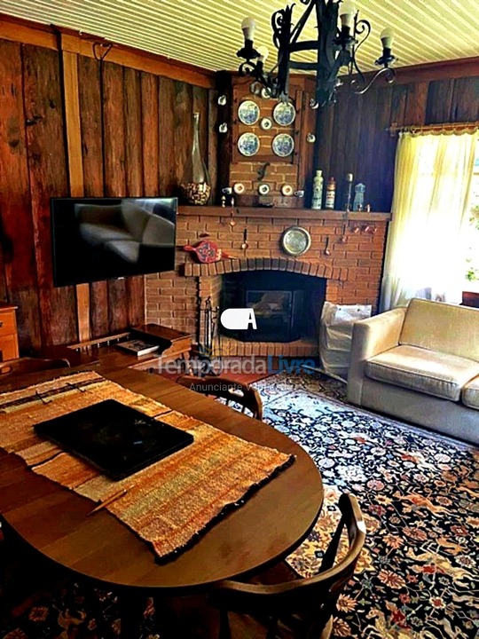 Casa para aluguel de temporada em Campos do Jordão (Capivari)