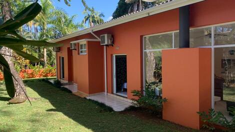 Vista lateral da casa