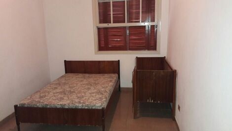 Quarto paracasal, confortavel com armario embutido