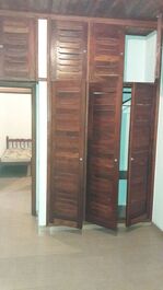 Casa adosada en el centro de Ubatuba, bien ubicada y cómoda.