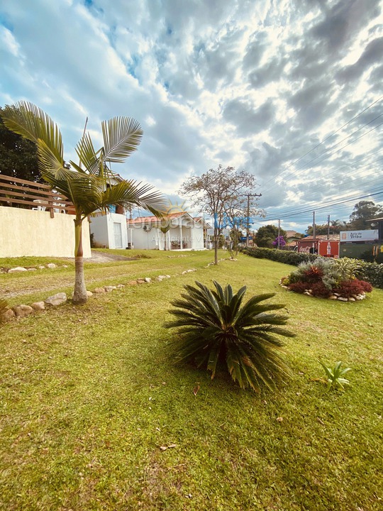 Casa para aluguel de temporada em Imbituba (Praia do Rosa)