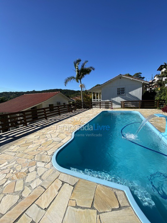 Casa para aluguel de temporada em Imbituba (Praia do Rosa)