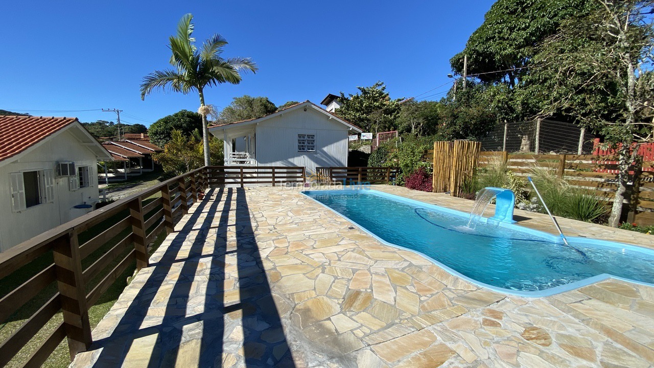 Casa para aluguel de temporada em Imbituba (Praia do Rosa)