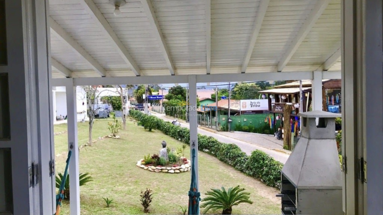 Casa para aluguel de temporada em Imbituba (Praia do Rosa)