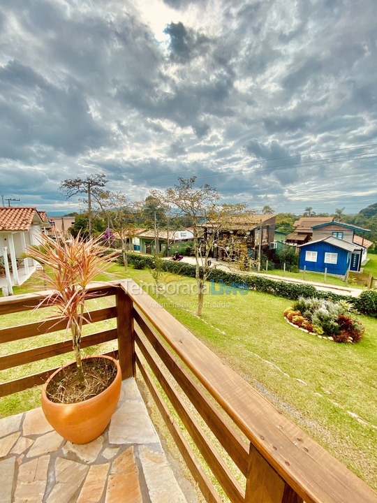 Casa para aluguel de temporada em Imbituba (Praia do Rosa)
