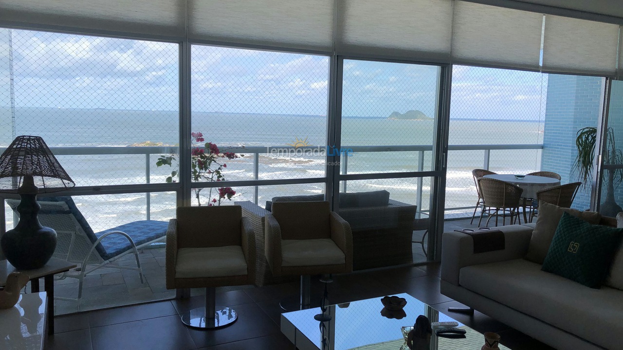 Apartment for vacation rental in Guarujá (Pitangueiras)