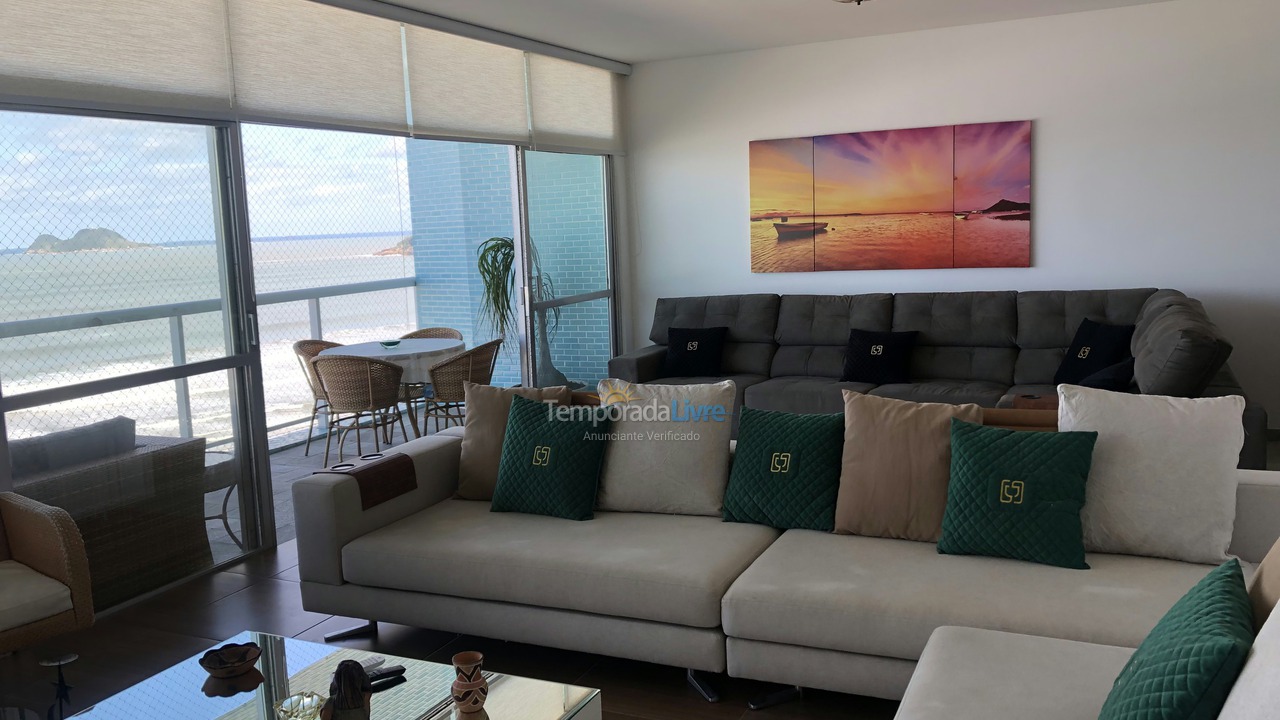 Apartment for vacation rental in Guarujá (Pitangueiras)