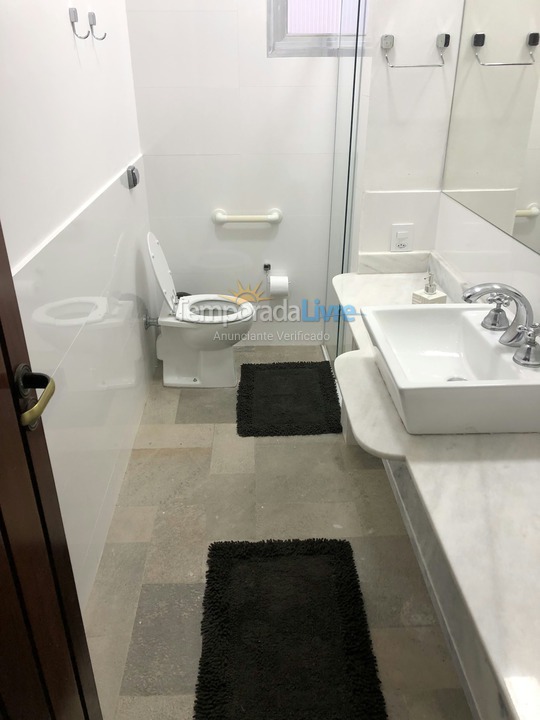 Apartment for vacation rental in Guarujá (Pitangueiras)