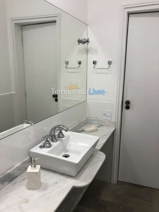 Apartment for vacation rental in Guarujá (Pitangueiras)