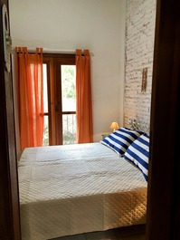 CASA EM CONDOMINIO - 4 SUITES