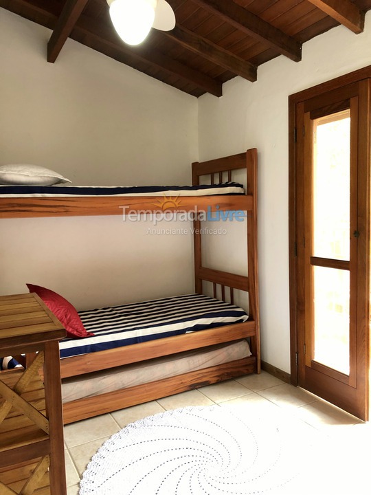 Casa para aluguel de temporada em Ilhabela (água Branca)